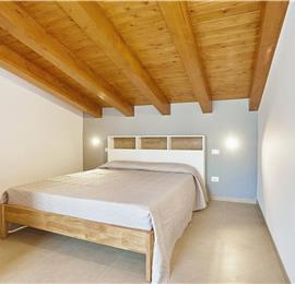 4 bedroom villa with pool, Castellammare del Golfo, sleeps 8-9